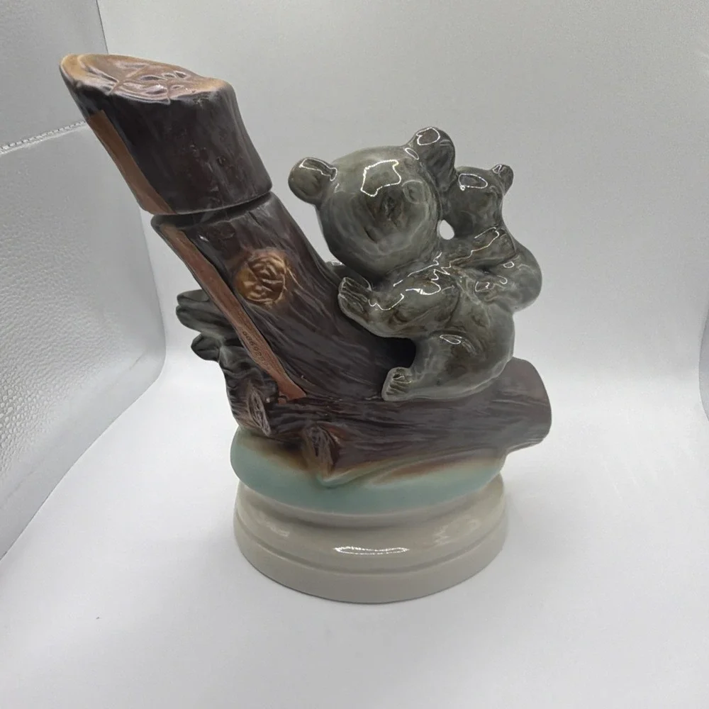 JIM‎ BEAM 1973 Australia Koala Bear and Baby Whiskey Decanter Bottle Empty Rare